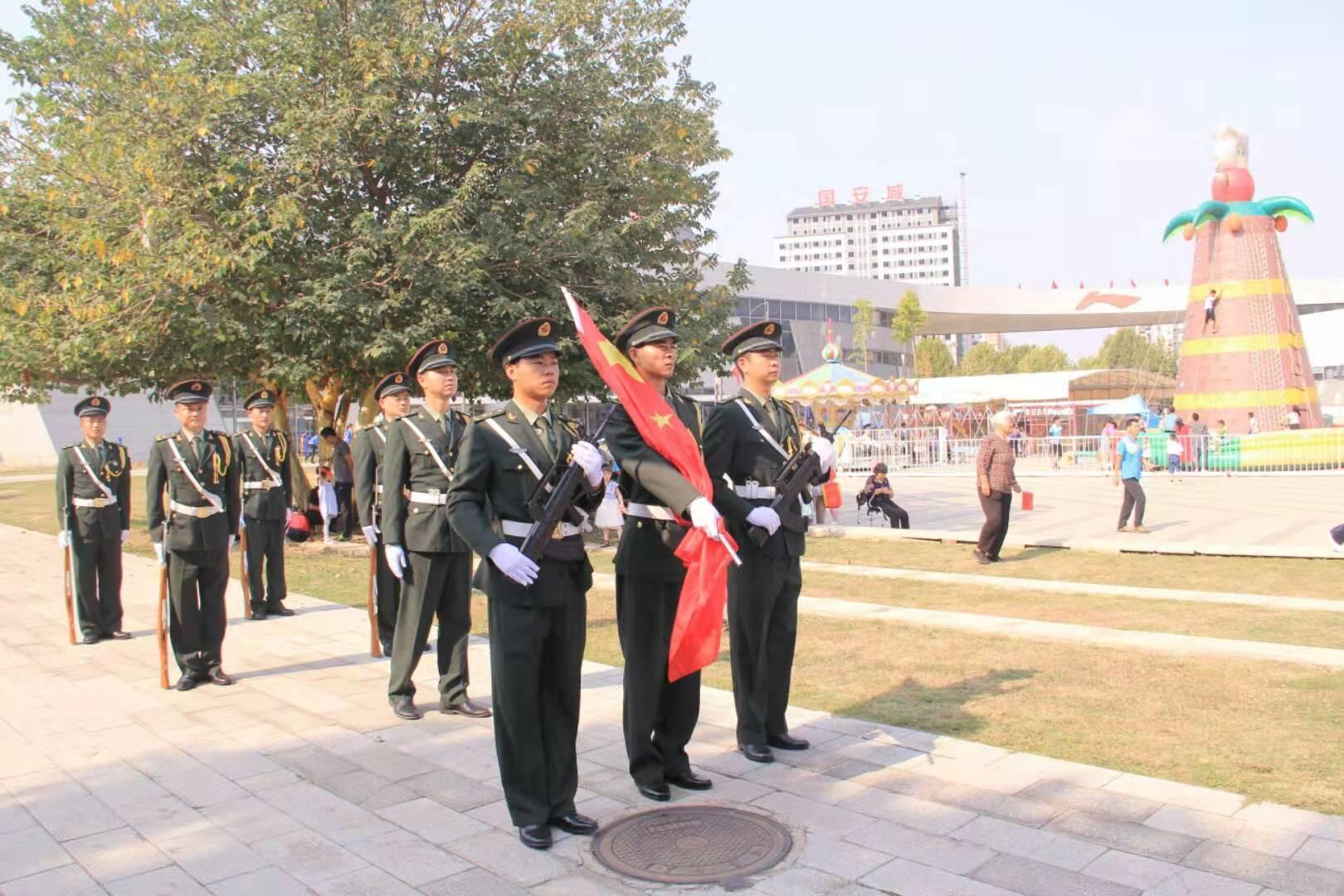 國(guó)慶70周年閱兵式完整視頻，榮耀的瞬間，永恒的記憶，國(guó)慶70周年閱兵式全程回顧，榮耀瞬間，永銘歷史