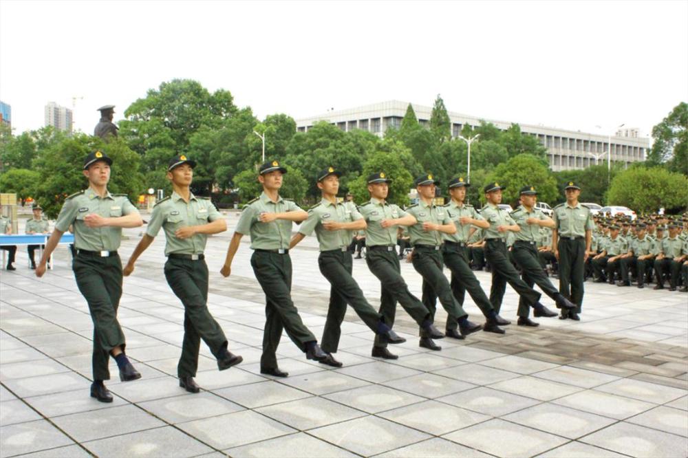 軍事科技問題，挑戰與機遇并存，軍事科技，挑戰與機遇并存的發展之路