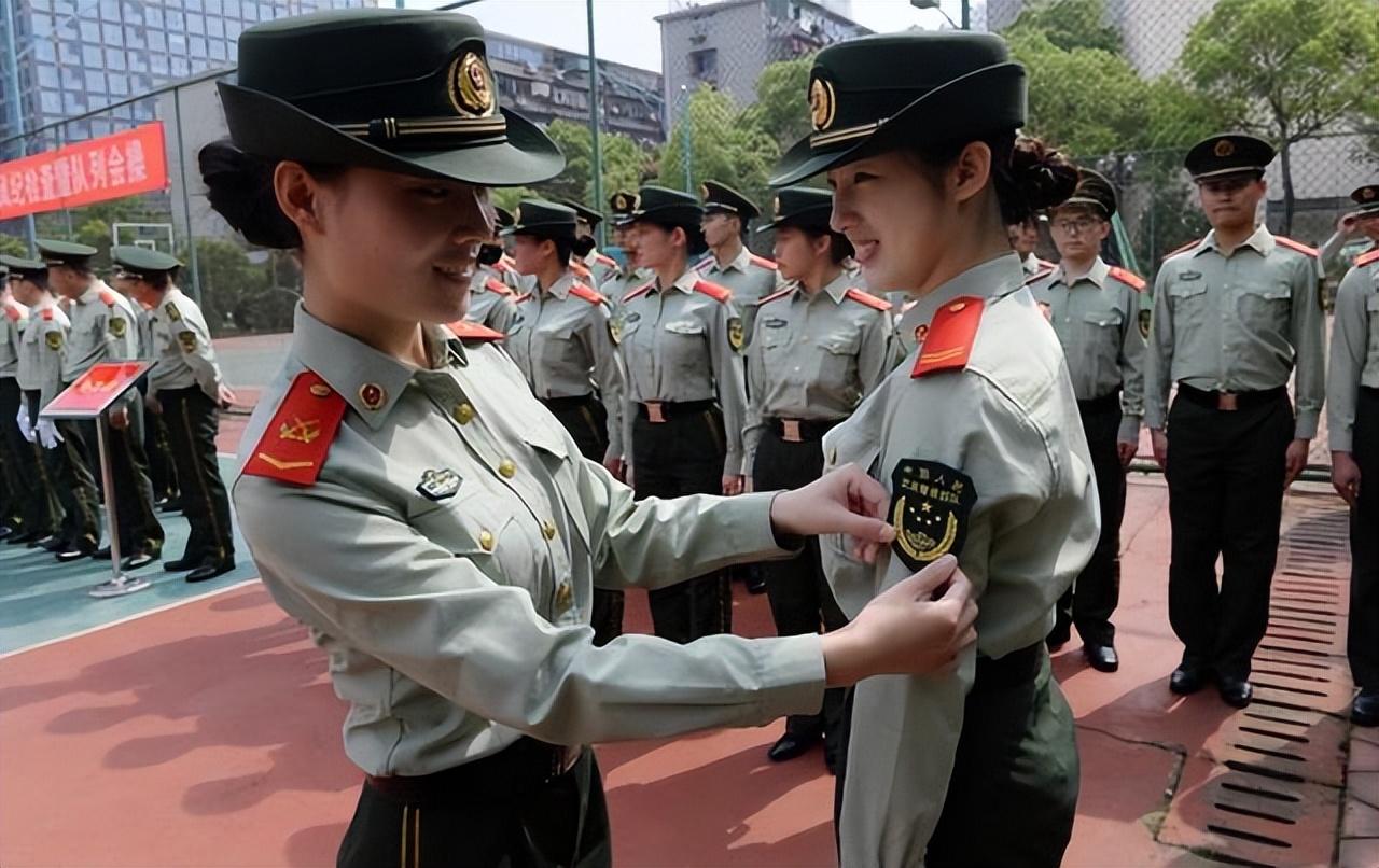 大學生畢業當兵最新政策，機遇與挑戰并存的時代選擇，大學生畢業當兵，新政策下的機遇與挑戰并存的時代抉擇